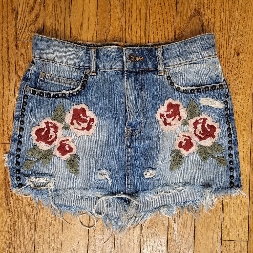 Free People Embroidered Denim Skirt Size 25